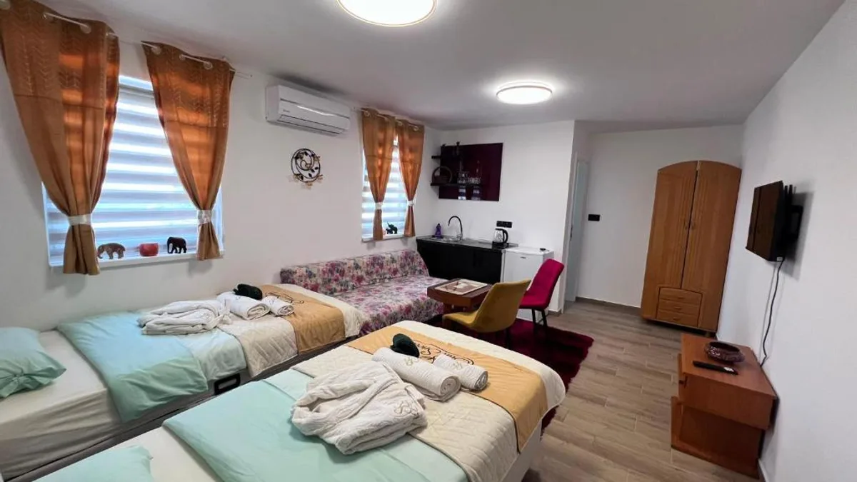 Apartman 1 — dva ležaja, kauč na razvlačenje i čajna kuhinja
